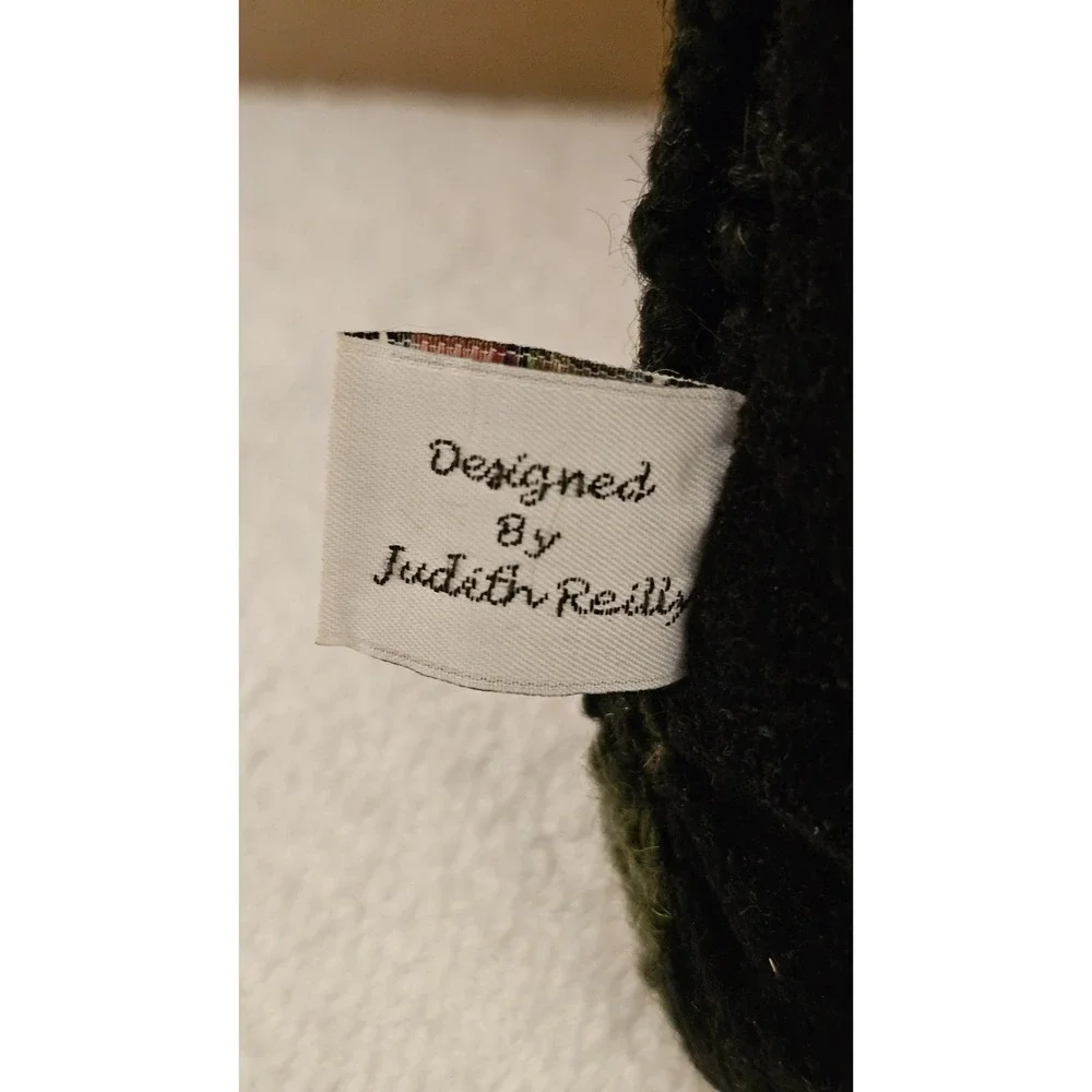 Chandler 4 Corners Hooked Wool Pillow 14